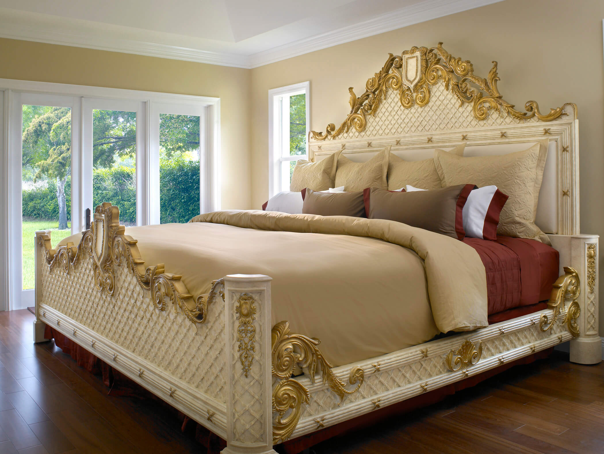 большие кровати для спальни